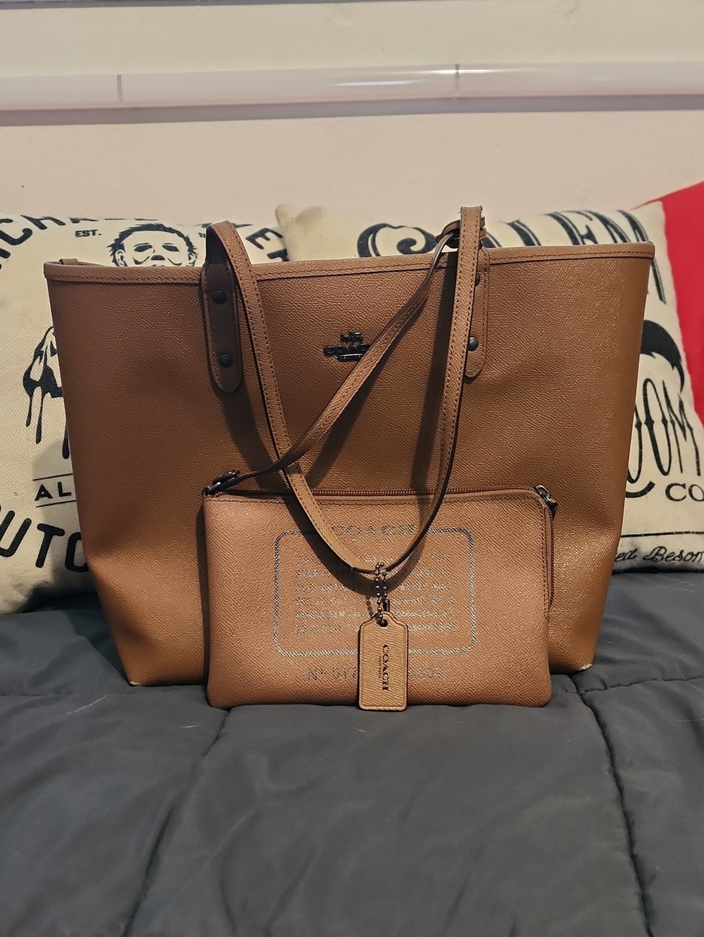 Authentic Coach Brown Leather Tote with Matching Pouch - So Cute! 🛍️